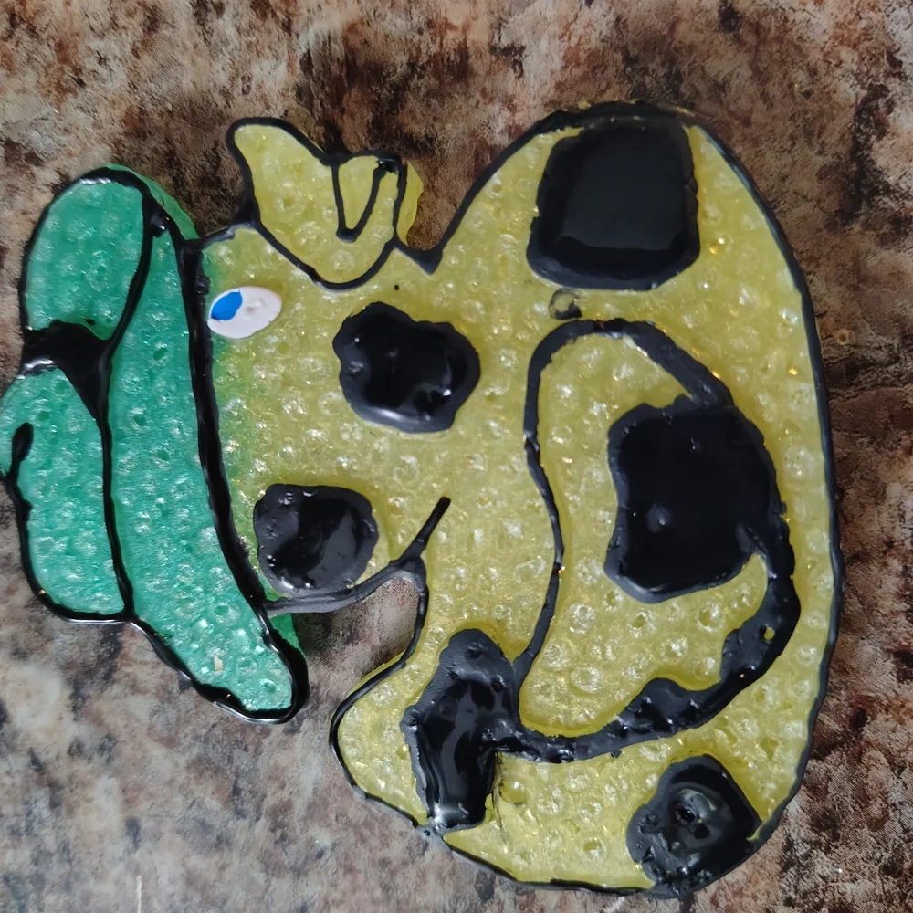 Green and Black Reptile Habitat Decor